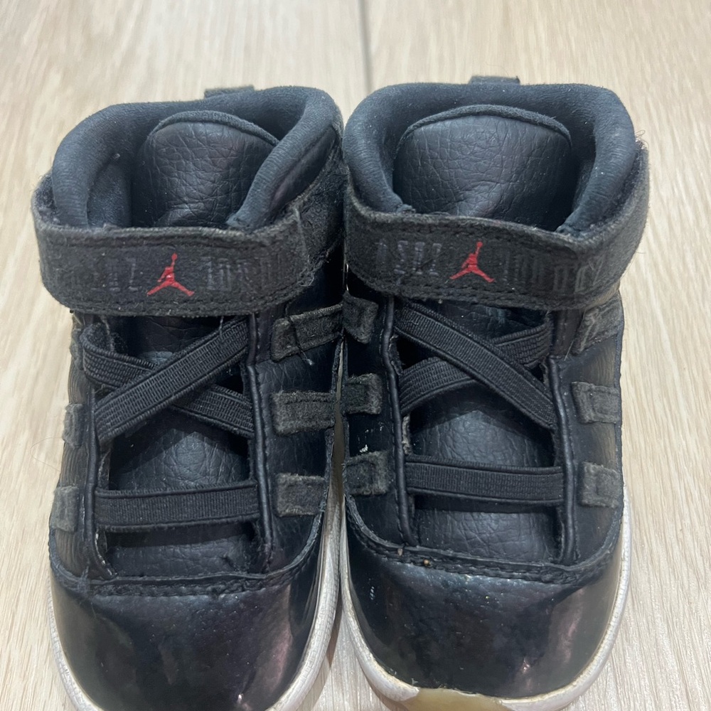 Jordan Kids Black and Red Sneakers